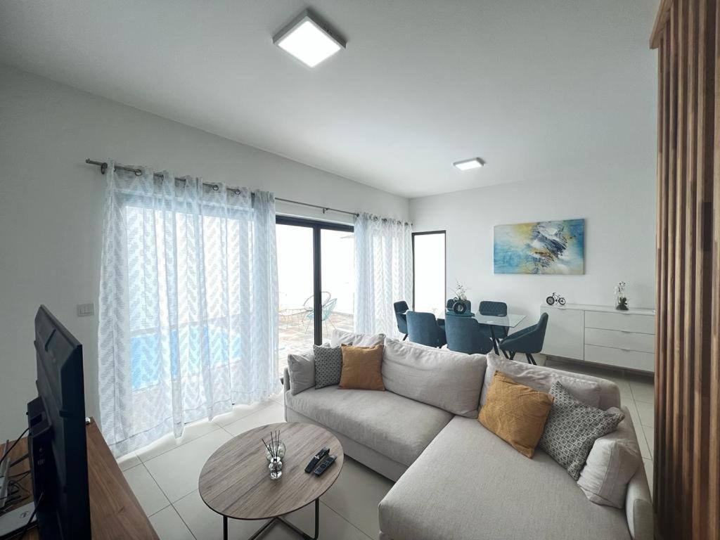 Azure 4 Bedrooms Haven Retreat: Where Tranquility Meets Turquoise Waters, Flic En Flac Mauritius Kültér fotó