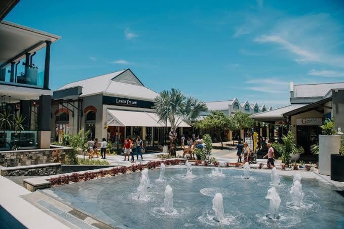 Azure 4 Bedrooms Haven Retreat: Where Tranquility Meets Turquoise Waters, Flic En Flac Mauritius Kültér fotó
