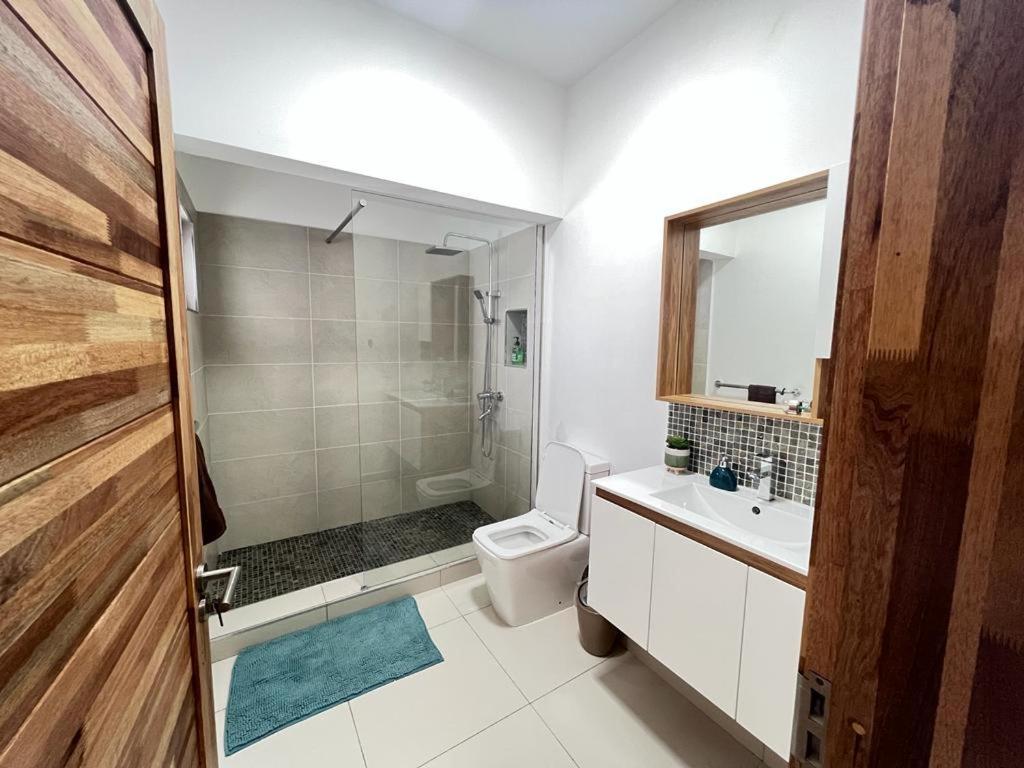 Azure 4 Bedrooms Haven Retreat: Where Tranquility Meets Turquoise Waters, Flic En Flac Mauritius Kültér fotó